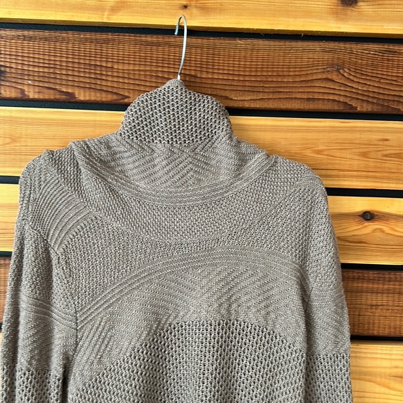 Cozy Brown Tunic - Picture 4 of 4